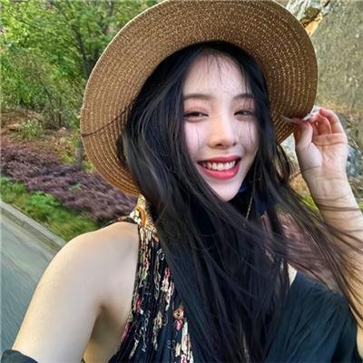 穿风信子蓝的少女